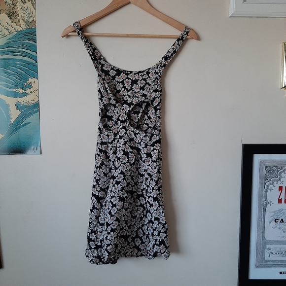 Brandy Melville Floral Summer Dress - Picture 2 of 3